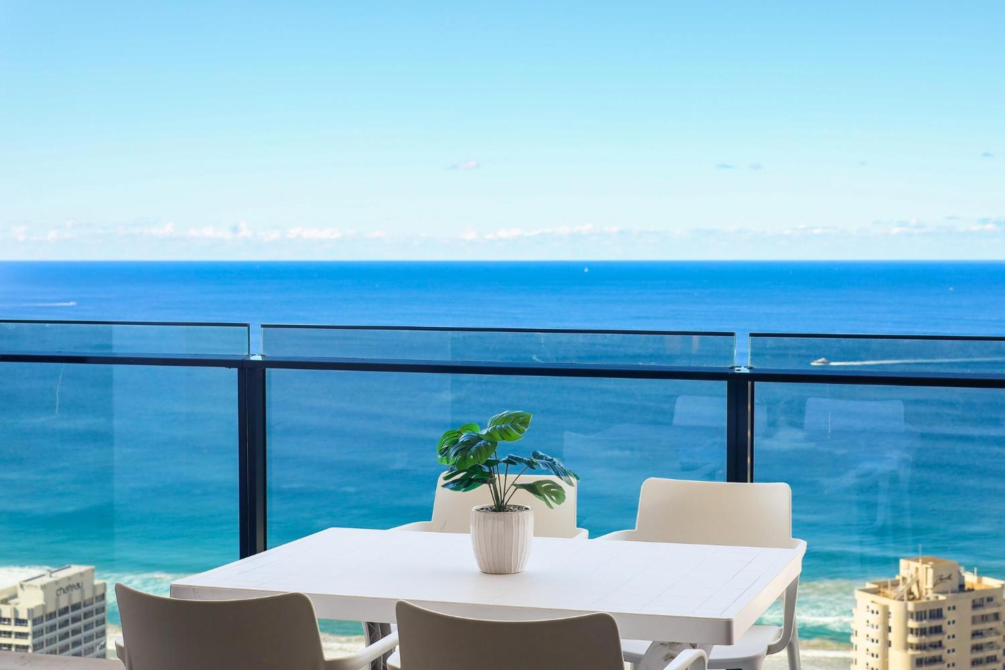 Circle On Cavill 2, 3, 4 & 5 Bedroom Skyhomes & Sub Penthouses By Gold Coast Holidays エクステリア 写真