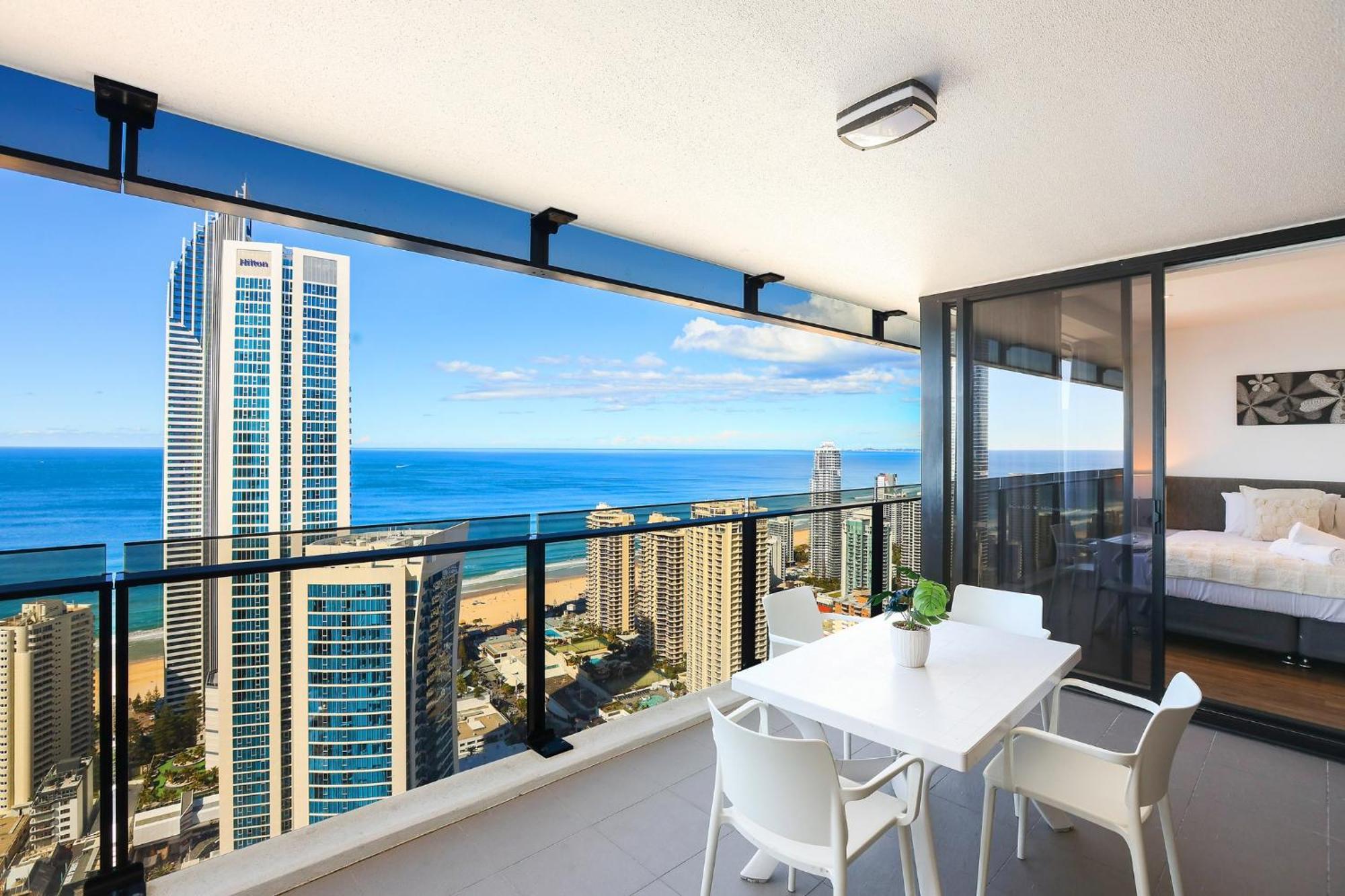 Circle On Cavill 2, 3, 4 & 5 Bedroom Skyhomes & Sub Penthouses By Gold Coast Holidays エクステリア 写真