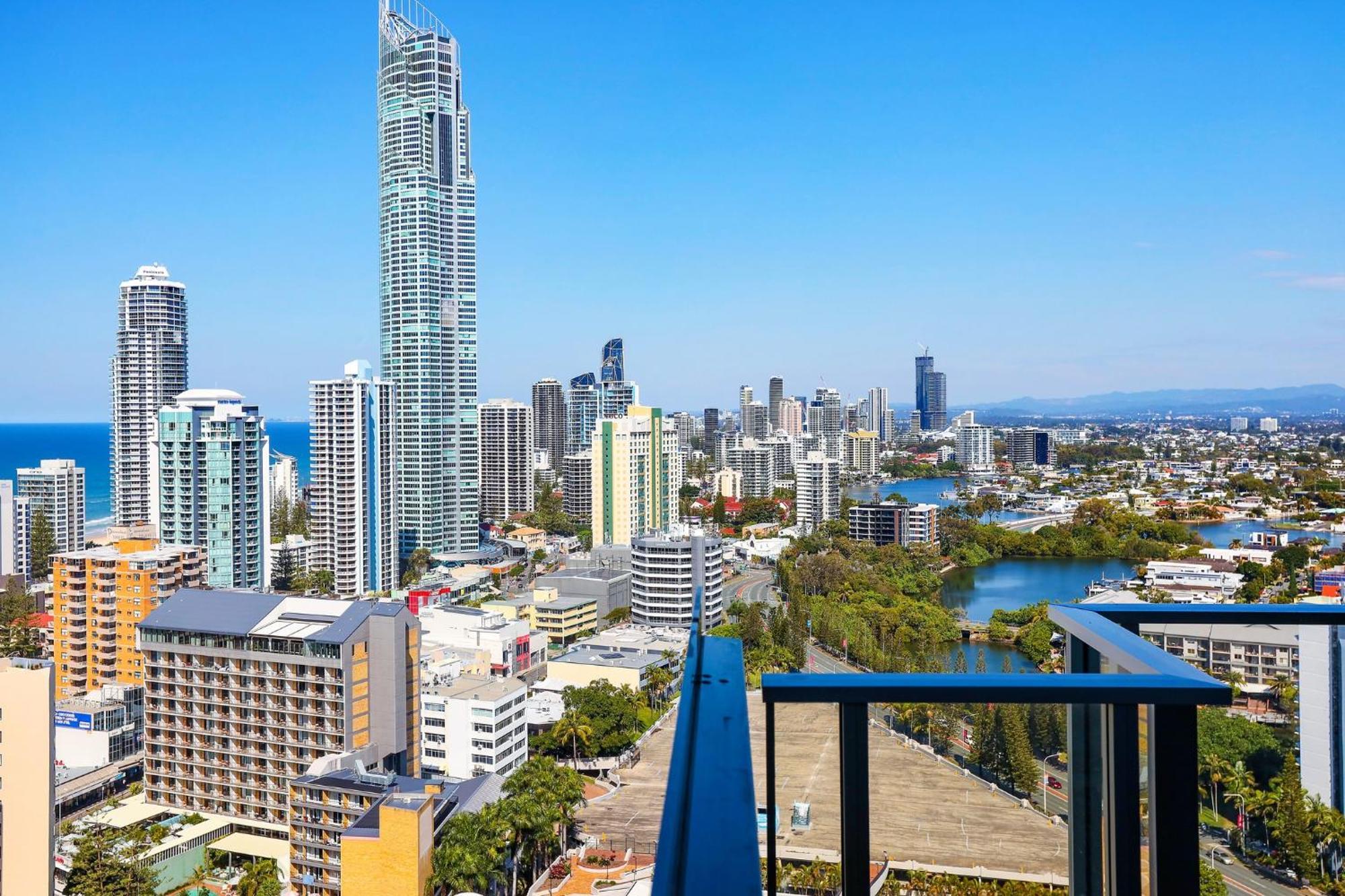 Circle On Cavill 2, 3, 4 & 5 Bedroom Skyhomes & Sub Penthouses By Gold Coast Holidays エクステリア 写真